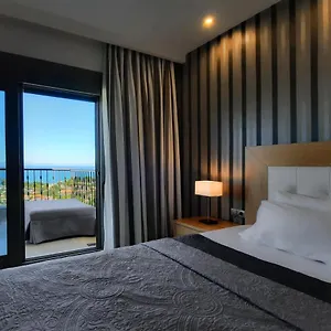 https://panorama-studios-b.hotelschalkidiki.net